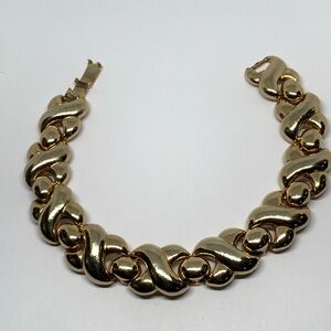 Vintage GoldTone unsigned Erwin Pearl XO hugs and kisses bracelet
